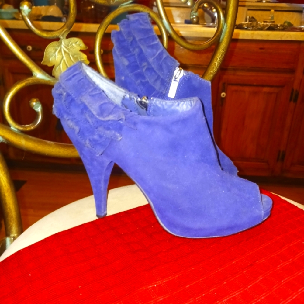 Bamboo size 7 Heels